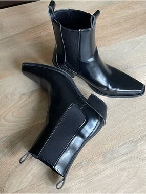 H&M Black Leather Chelsea Boots
